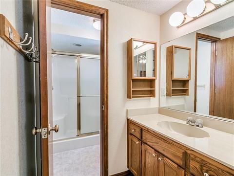 2116 Westmore Dr, Moore, OK 73170 photo 25