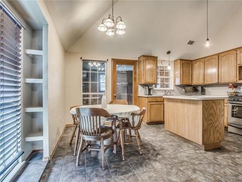 2109 Lakecrest Dr, Moore, OK 73170 photo 12