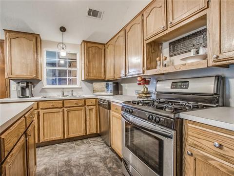 2109 Lakecrest Dr, Moore, OK 73170 photo 9