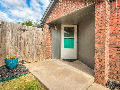 2109 Lakecrest Dr, Moore, OK 73170 photo 4
