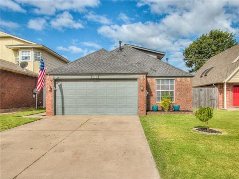 2109 Lakecrest Dr, Moore, OK 73170 photo 1