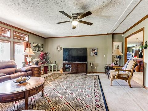 2058 E Sooner Rd, Tuttle, OK 73089 photo 4