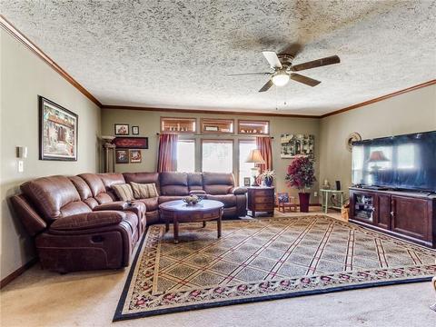 2058 E Sooner Rd, Tuttle, OK 73089 photo 3