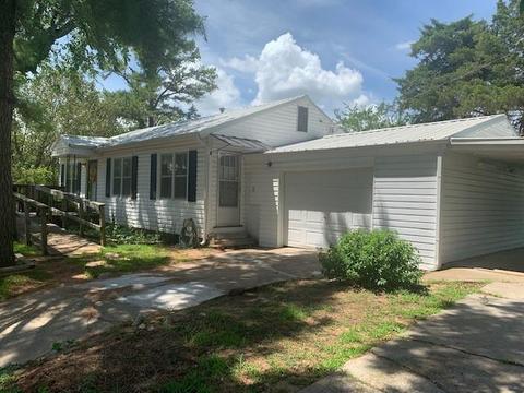 1702 E 11th St, Shawnee, OK 74801 photo 2