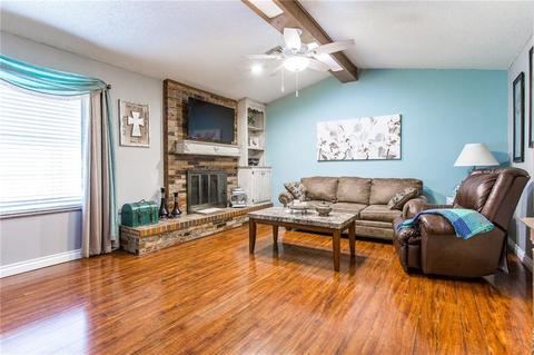1112 NW 7th Pl, Moore, OK 73170 photo 3
