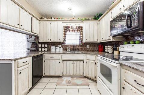 1112 NW 7th Pl, Moore, OK 73170 photo 7