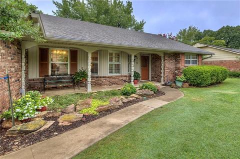 916 E 10th St, Edmond, OK 73034 photo 3