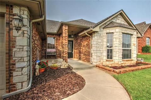 305 E Mobile Ter, Mustang, OK 73064 photo 3