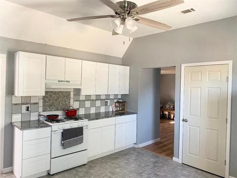 721 N Howse St, Altus, OK 73521 photo 3