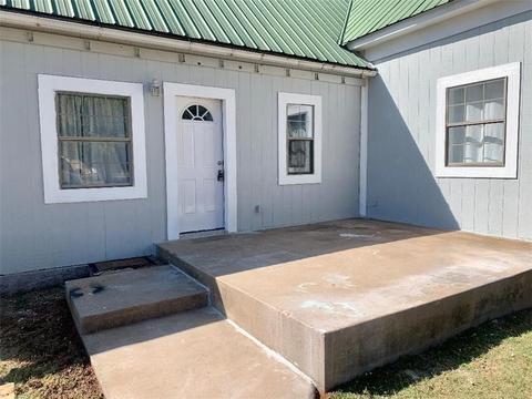 721 N Howse St, Altus, OK 73521 photo 2