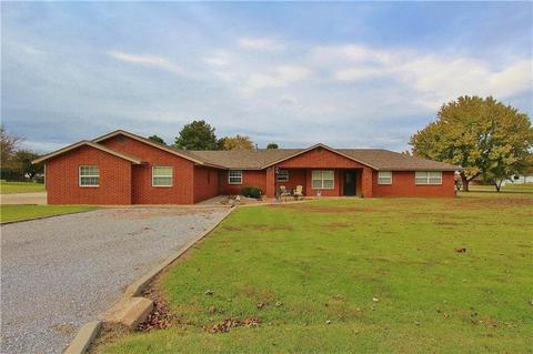 603 Pecan St, Tuttle, OK 73089 photo 3