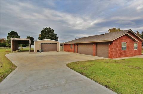 603 Pecan St, Tuttle, OK 73089 photo 2