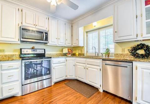 2 Windbrook Sq, Norman, OK 73072 photo 14