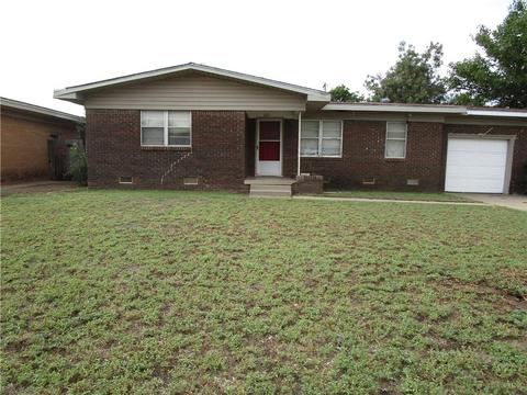 620 Martha St, Altus, OK 73521 photo 3