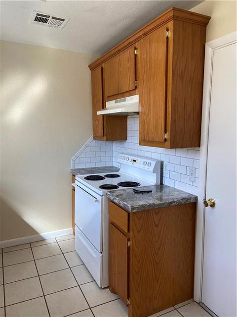 1204 E Cherry St, Altus, OK 73521 photo 8