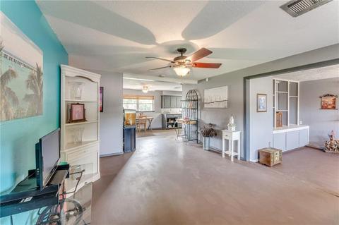 218 E Cherry Ave, Yukon, OK 73099 photo 4