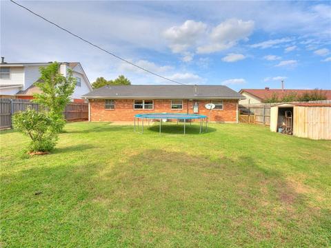 218 E Cherry Ave, Yukon, OK 73099 photo 2