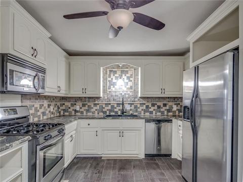 504 S Pine St, Guthrie, OK 73044 photo 1