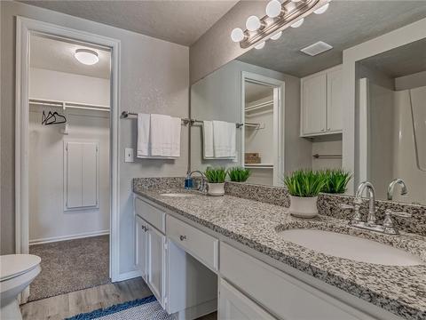 2116 S Lakecrest Dr, Moore, OK 73170 photo 17