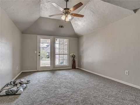 2116 S Lakecrest Dr, Moore, OK 73170 photo 16