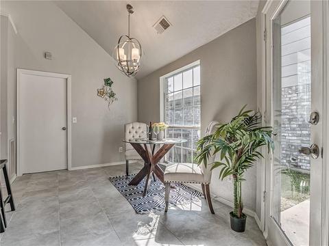 2116 S Lakecrest Dr, Moore, OK 73170 photo 12