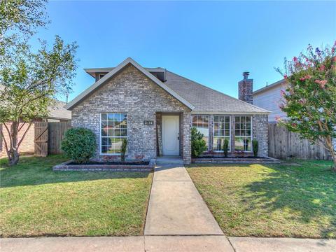 2116 S Lakecrest Dr, Moore, OK 73170 photo 1
