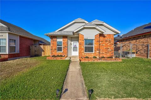 2117 Lonnie Ln, Moore, OK 73170 photo 1