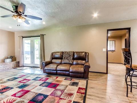 125 Pickard Dr, Mcloud, OK 74851 photo 4