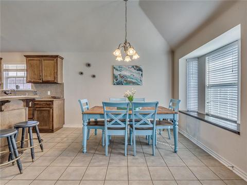 4234 Macys Pl, Moore, OK 73160 photo 8