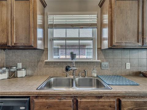 4234 Macys Pl, Moore, OK 73160 photo 13