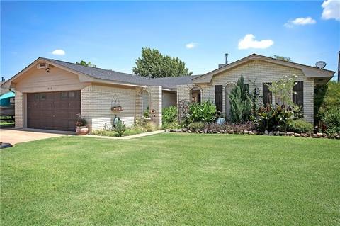 2512 Apache Pass, Altus, OK 73521 photo 1