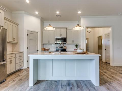 2101 Cox Ln, Moore, OK 73160 photo 2