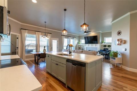 2113 Cox Ln, Moore, OK 73160 photo 9