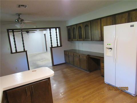 2600 N Robin St, Altus, OK 73521 photo 9