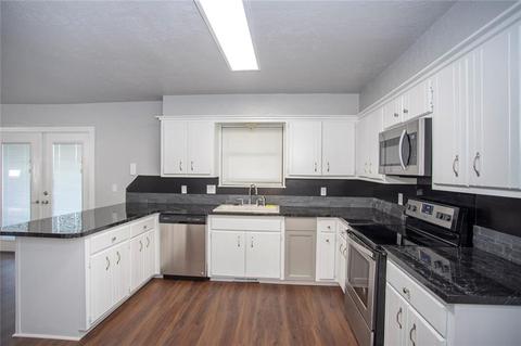 213 SE 34th St, Moore, OK 73160 photo 4