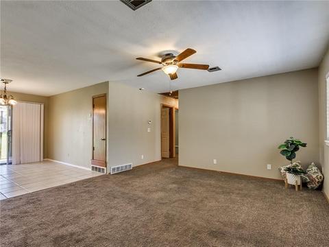880 S Hampton Rd, Harrah, OK 73045 photo 10