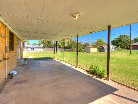 880 S Hampton Rd, Harrah, OK 73045 photo 4