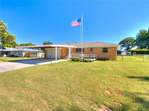880 S Hampton Rd, Harrah, OK 73045 photo 1