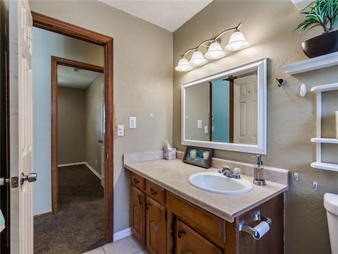 880 S Hampton Rd, Harrah, OK 73045 photo 21