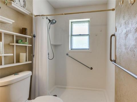 880 S Hampton Rd, Harrah, OK 73045 photo 20