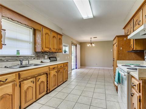 880 S Hampton Rd, Harrah, OK 73045 photo 15