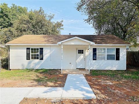 605 Ash Ave, Comanche, OK 73529 photo 1