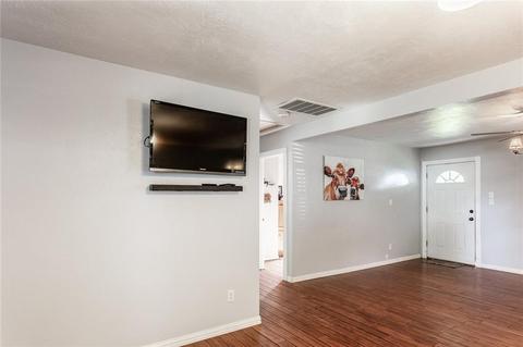 406 SW 2nd St, Tuttle, OK 73089 photo 14