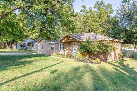 406 SW 2nd St, Tuttle, OK 73089 photo 2