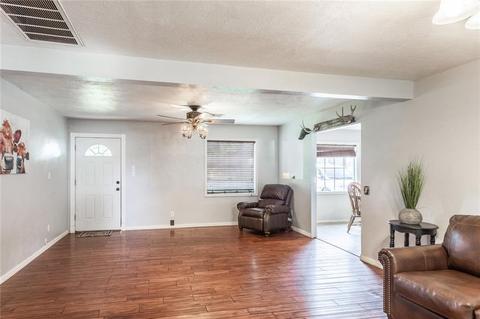 406 SW 2nd St, Tuttle, OK 73089 photo 13