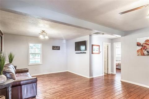 406 SW 2nd St, Tuttle, OK 73089 photo 11