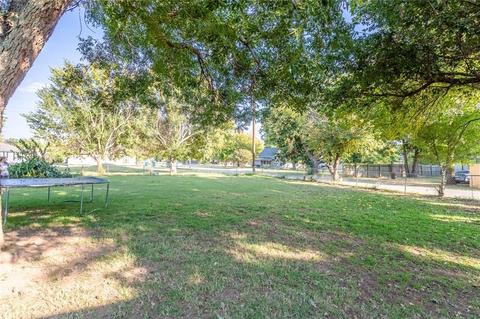 406 SW 2nd St, Tuttle, OK 73089 photo 5