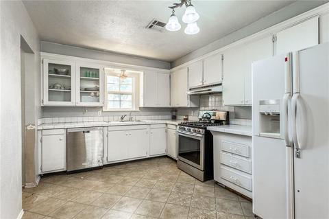 406 SW 2nd St, Tuttle, OK 73089 photo 22