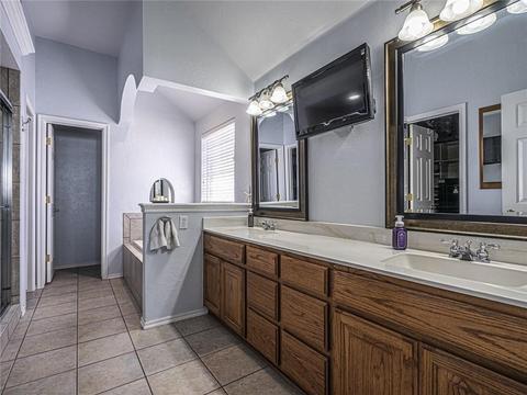 2201 SW 30th St, Moore, OK 73170 photo 27