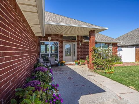 2201 SW 30th St, Moore, OK 73170 photo 4